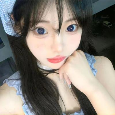 三女性